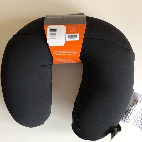 NWT Travel Neck Pillow - Picture 2 of 3
